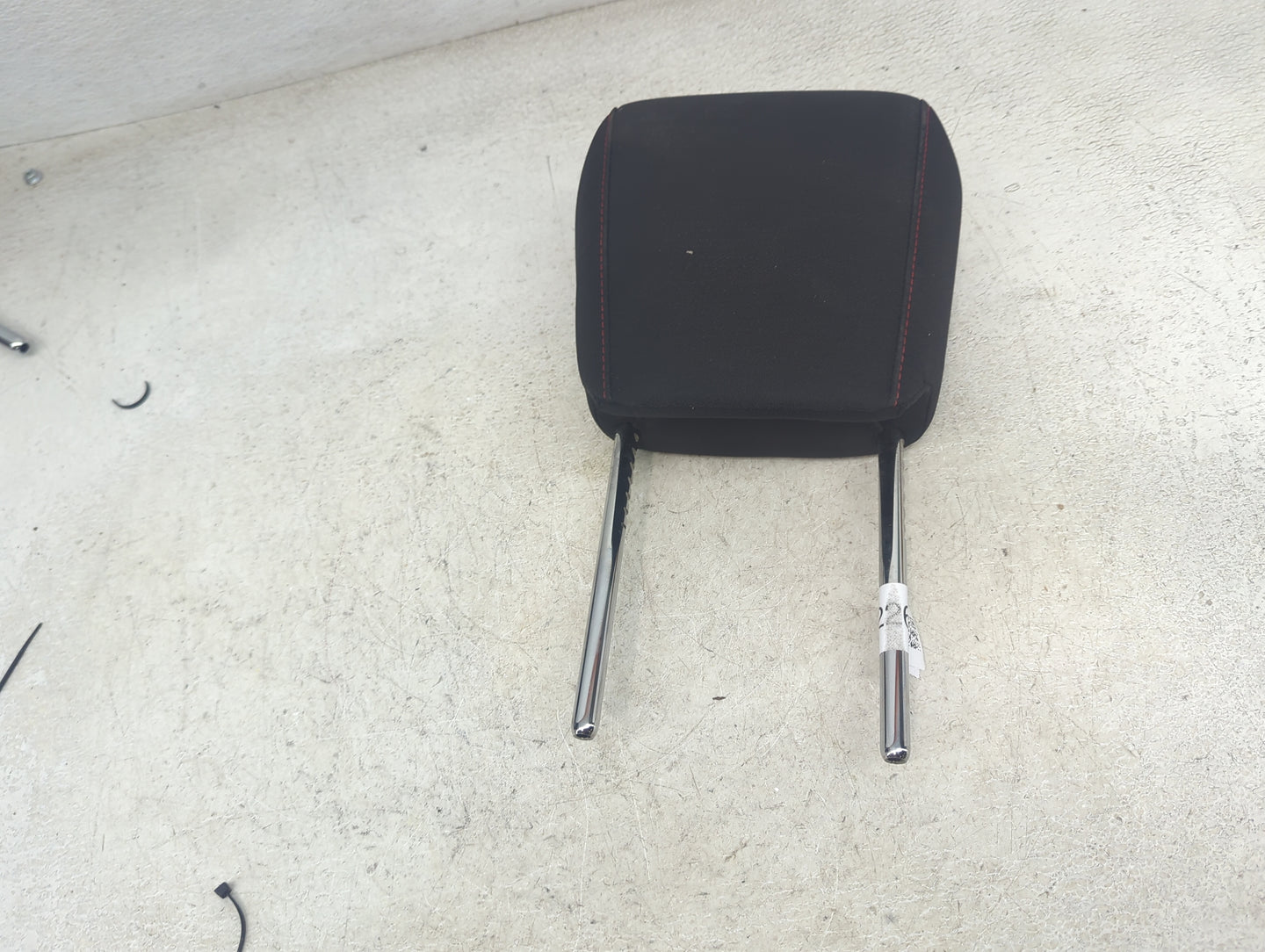 2014-2017 Chevrolet Equinox Headrest Head Rest Front Driver Passenger Seat Fits Fits 2014 2015 2016 2017 OEM Used Auto Parts