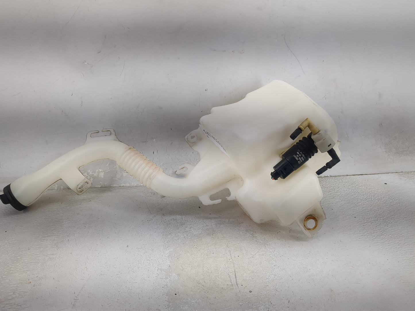 2010-2017 Chevrolet Equinox Windshield Washer Fluid Reservoir Bottle Oem 1474026 - Oemusedautoparts1.com