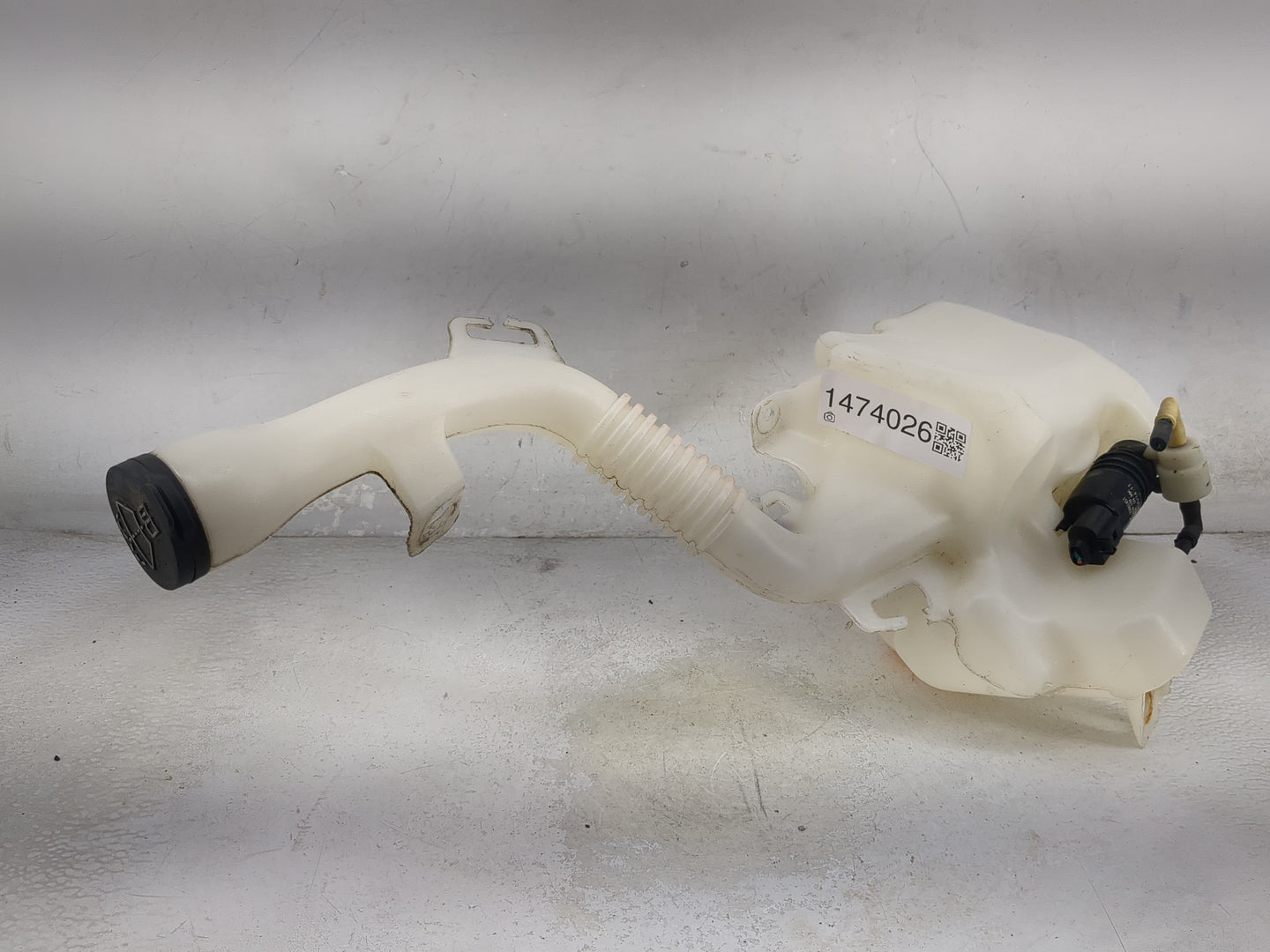 2010-2017 Chevrolet Equinox Windshield Washer Fluid Reservoir Bottle Oem 1474026 - Oemusedautoparts1.com