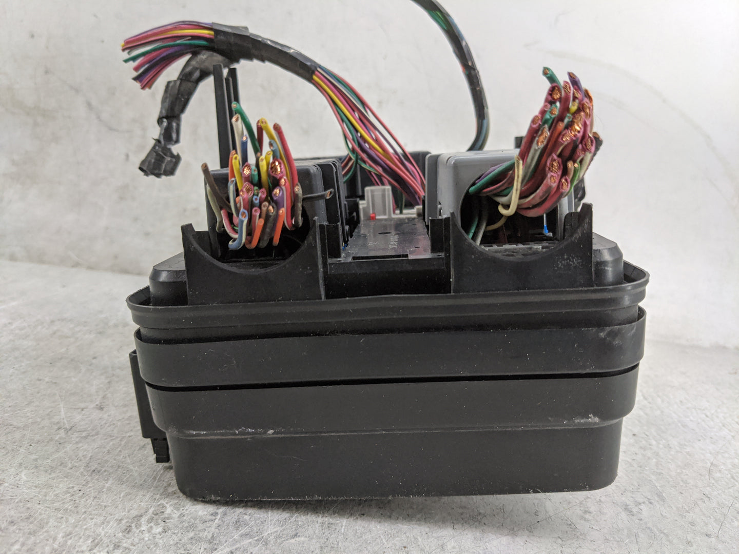 2013-2015 Chevrolet Equinox Fusebox Fuse Box Panel Relay Module P/N:22929763 Fits Fits 2013 2014 2015 OEM Used Auto Parts - 