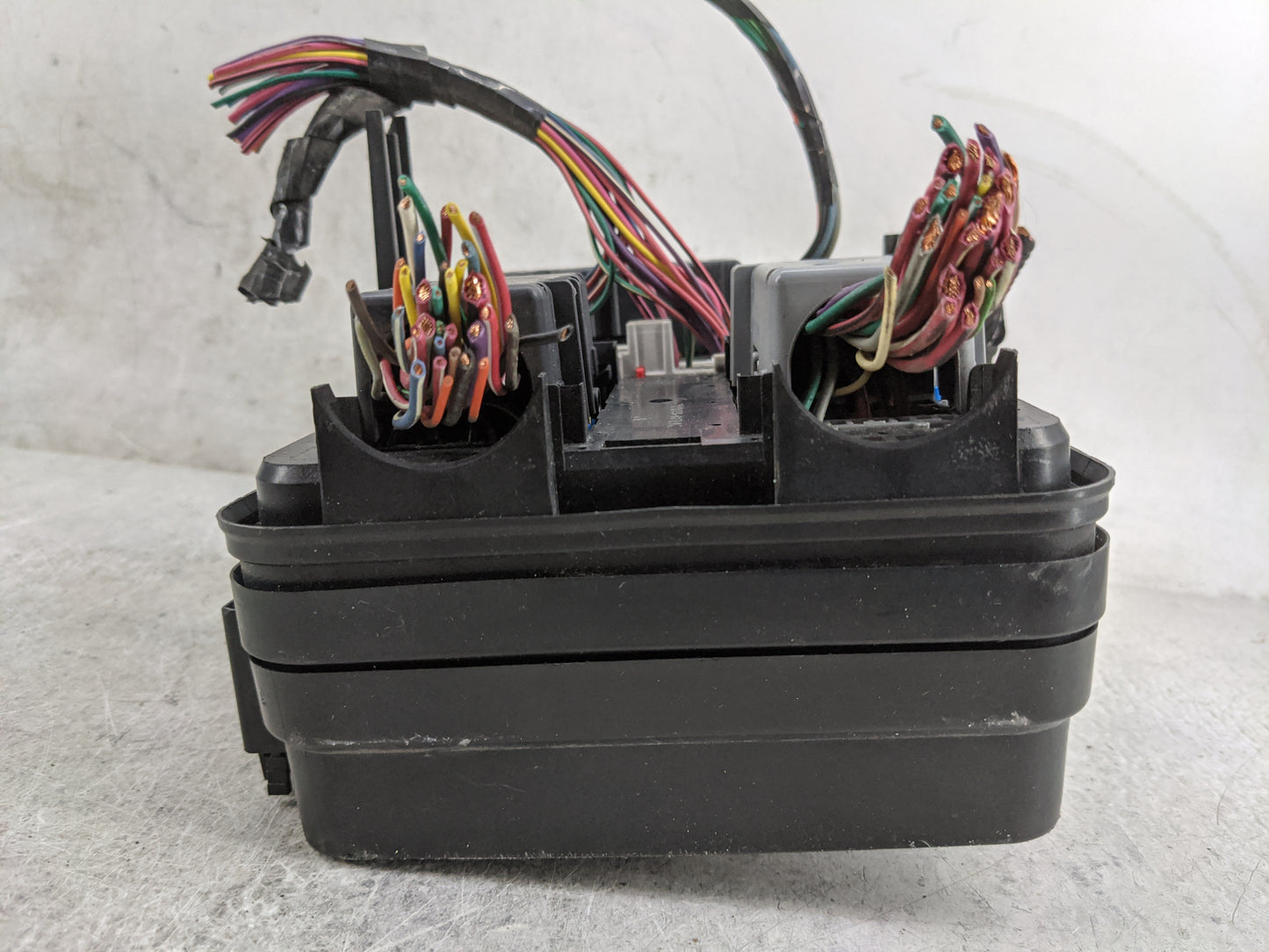 2013-2015 Chevrolet Equinox Fusebox Fuse Box Panel Relay Module P/N:22929763 Fits Fits 2013 2014 2015 OEM Used Auto Parts - 