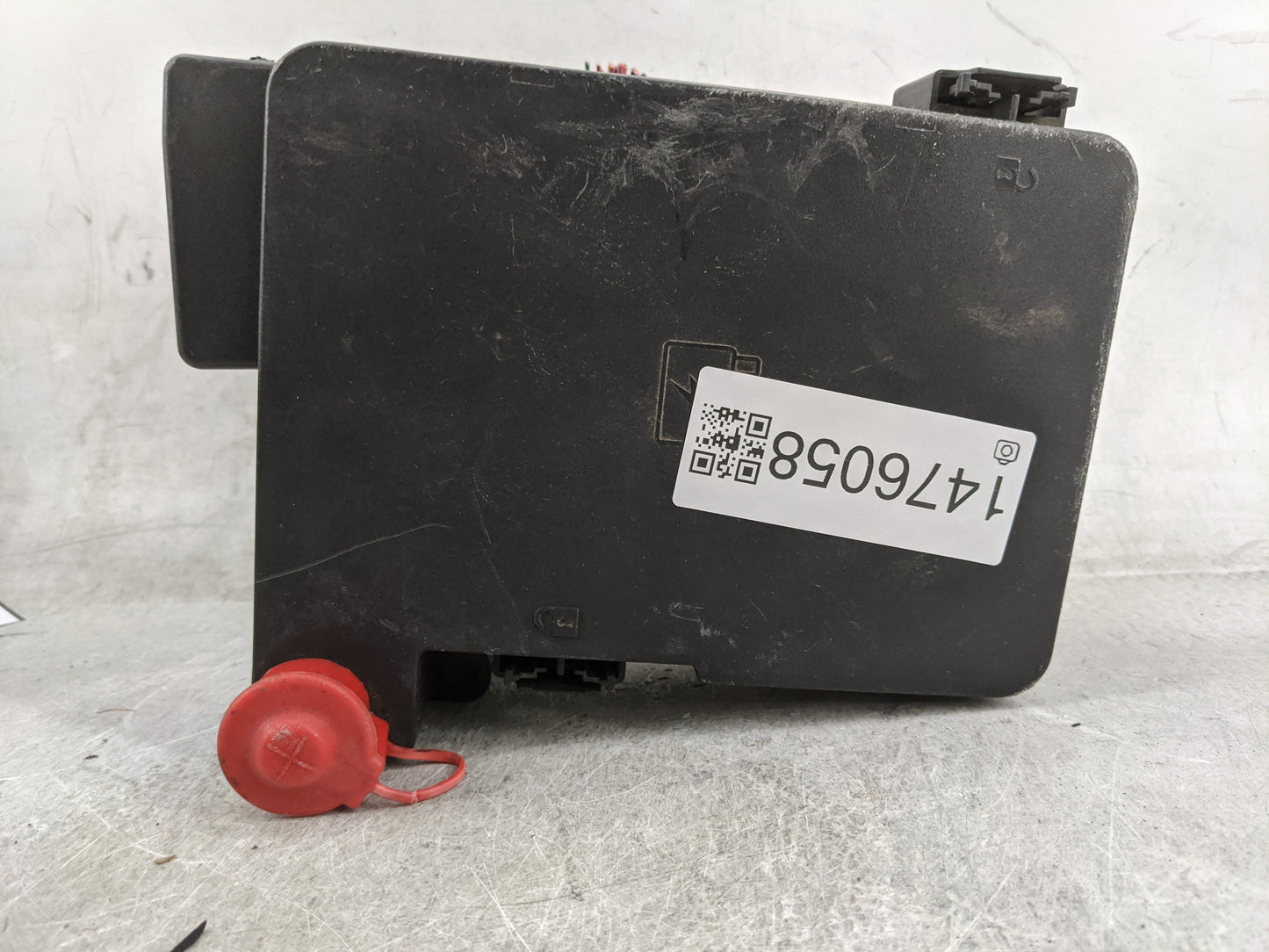 2013-2015 Chevrolet Equinox Fusebox Fuse Box Panel Relay Module P/N:22929763 Fits Fits 2013 2014 2015 OEM Used Auto Parts - 