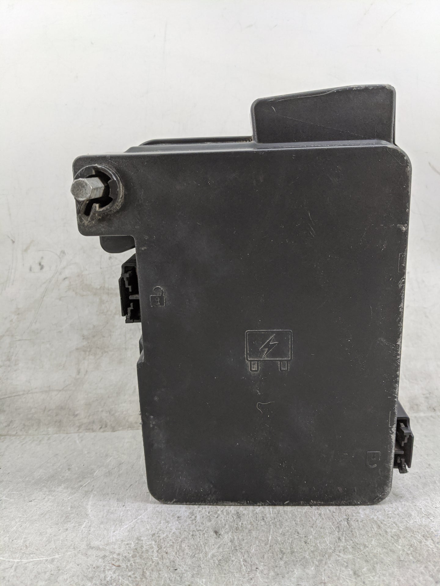 2013-2016 Chevrolet Equinox Fusebox Fuse Box Panel Relay Module P/N:22929763 Fits Fits 2013 2014 2015 2016 OEM Used Auto Par