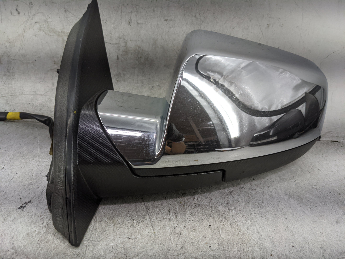 2011-2014 Chevrolet Equinox Driver Side View Mirror - Left Door Mirror OEM Used - Oemusedautoparts1.com