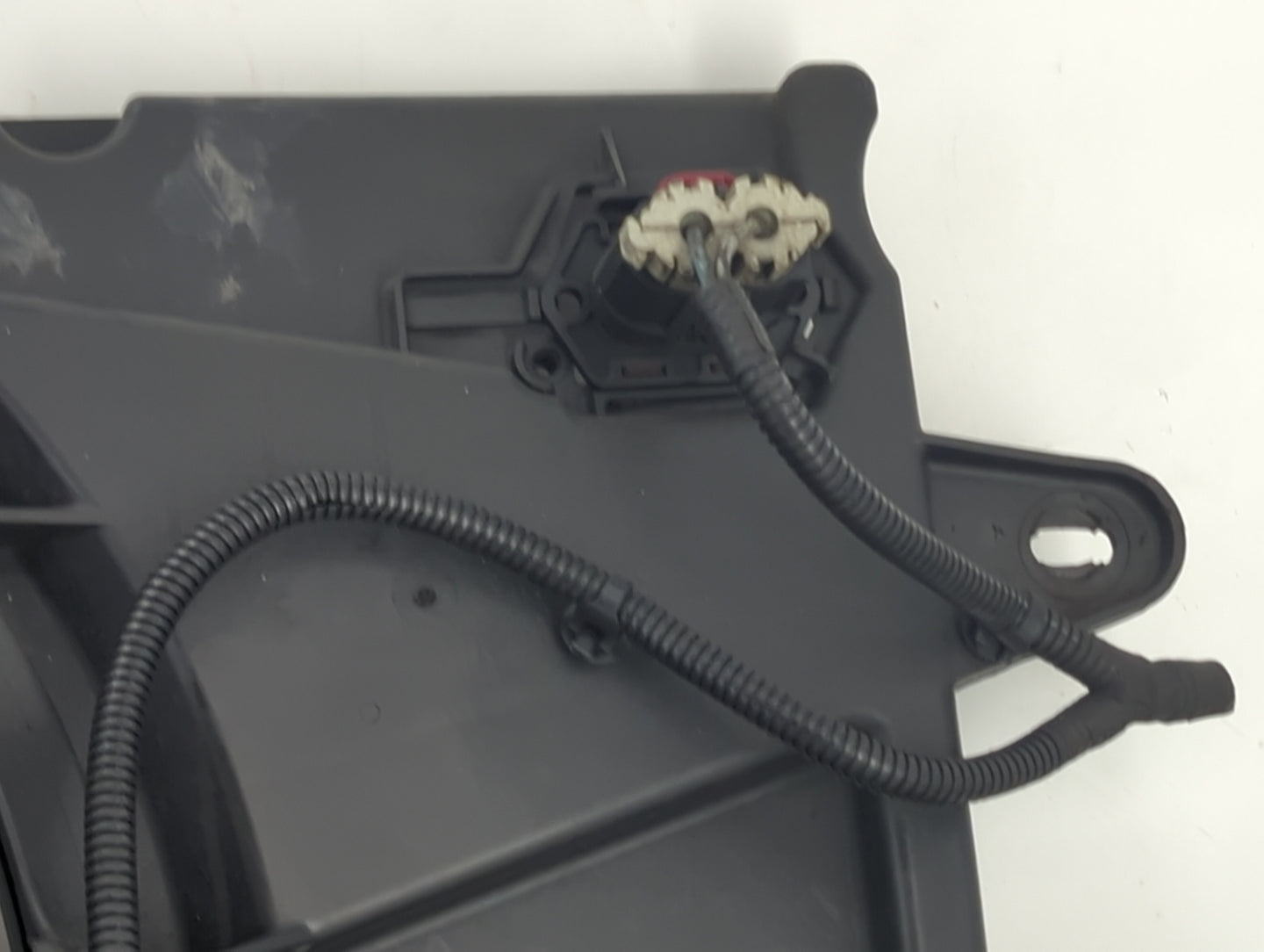 2010-2017 Chevrolet Equinox Electric Radiator Cooling Fan Motor Assembly P/N:22980440 121113-01-05B0 Fits OEM Used Auto Part