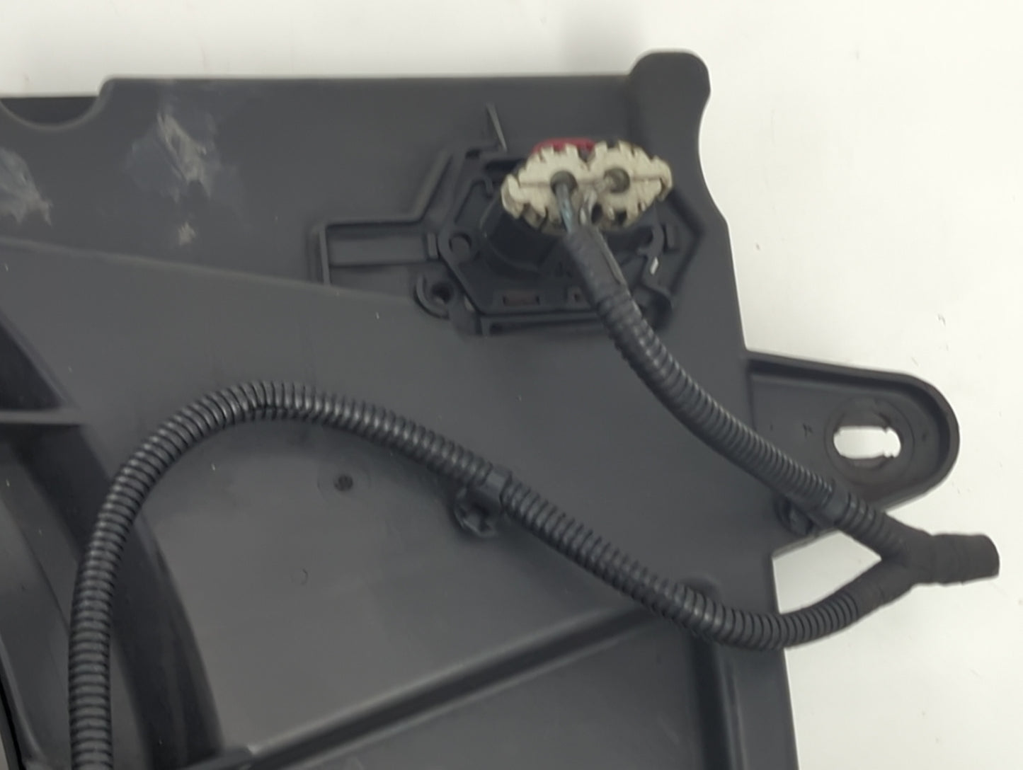 2010-2017 Chevrolet Equinox Electric Radiator Cooling Fan Motor Assembly P/N:22980440 121113-01-05B0 Fits OEM Used Auto Part