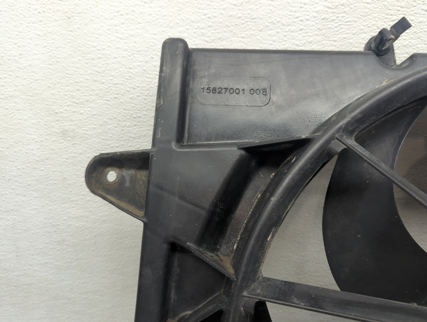 2010-2017 Chevrolet Equinox Electric Radiator Cooling Fan Motor Assembly P/N:15827001 22980448 Fits OEM Used Auto Parts - Oe
