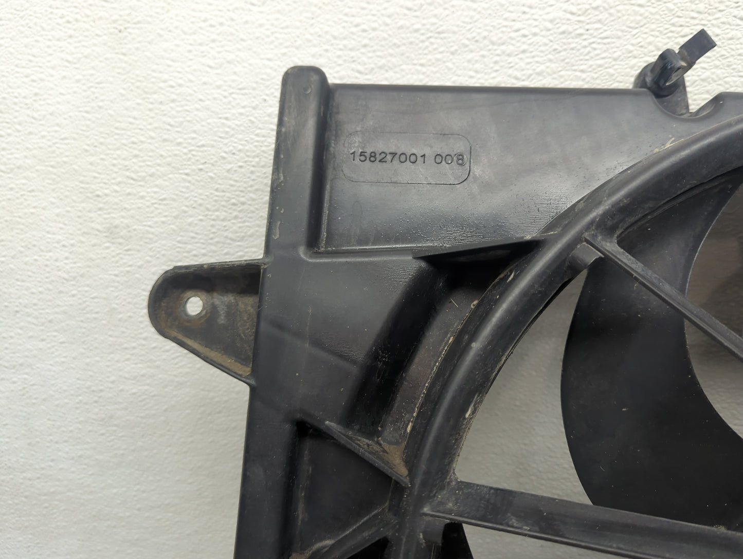 2010-2017 Chevrolet Equinox Electric Radiator Cooling Fan Motor Assembly P/N:15827001 22980448 Fits OEM Used Auto Parts - Oe