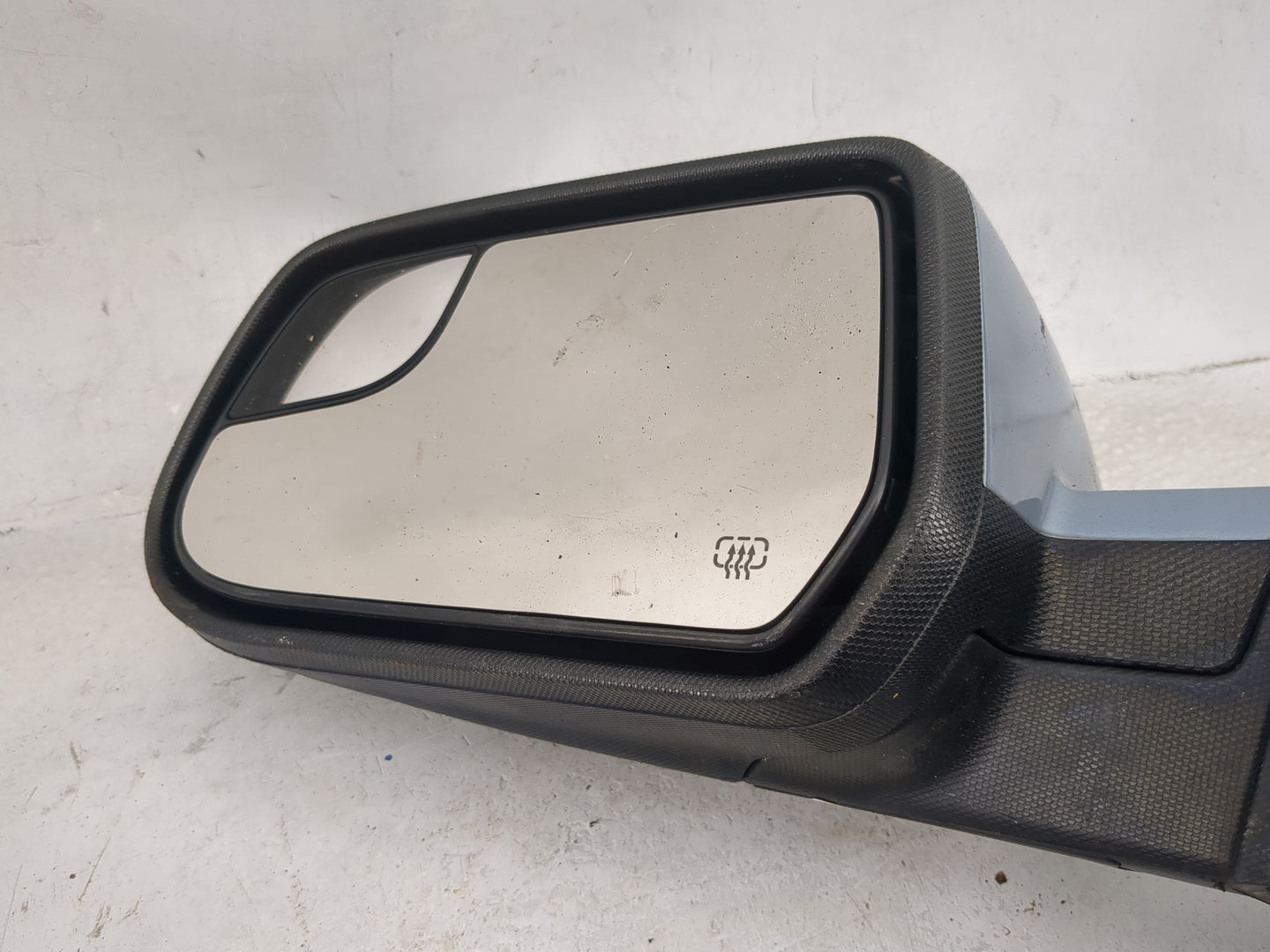 2011-2014 Chevrolet Equinox Driver Side View Mirror - Left Door Mirror OEM Used - Oemusedautoparts1.com