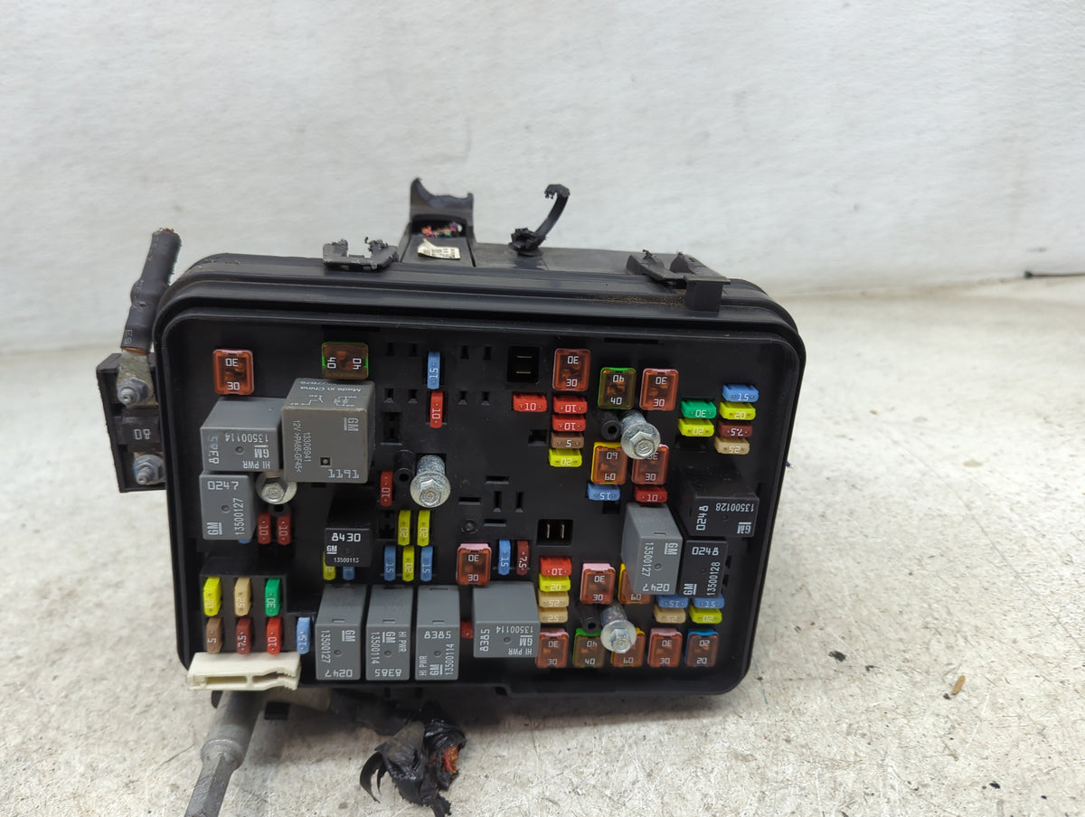 2013-2016 Chevrolet Equinox Fusebox Fuse Box Panel Relay Module P/N:22929763 Fits Fits 2013 2014 2015 2016 OEM Used Auto Par