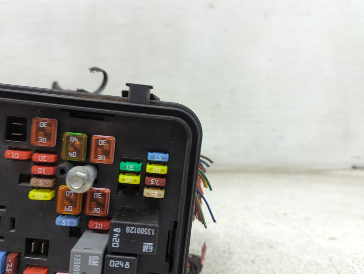 2013-2016 Chevrolet Equinox Fusebox Fuse Box Panel Relay Module P/N:22929763 Fits Fits 2013 2014 2015 2016 OEM Used Auto Par