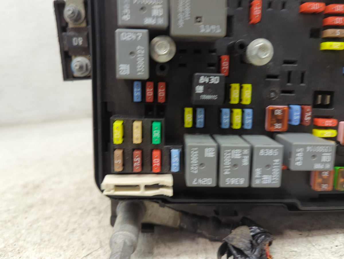 2013-2016 Chevrolet Equinox Fusebox Fuse Box Panel Relay Module P/N:22929763 Fits Fits 2013 2014 2015 2016 OEM Used Auto Par