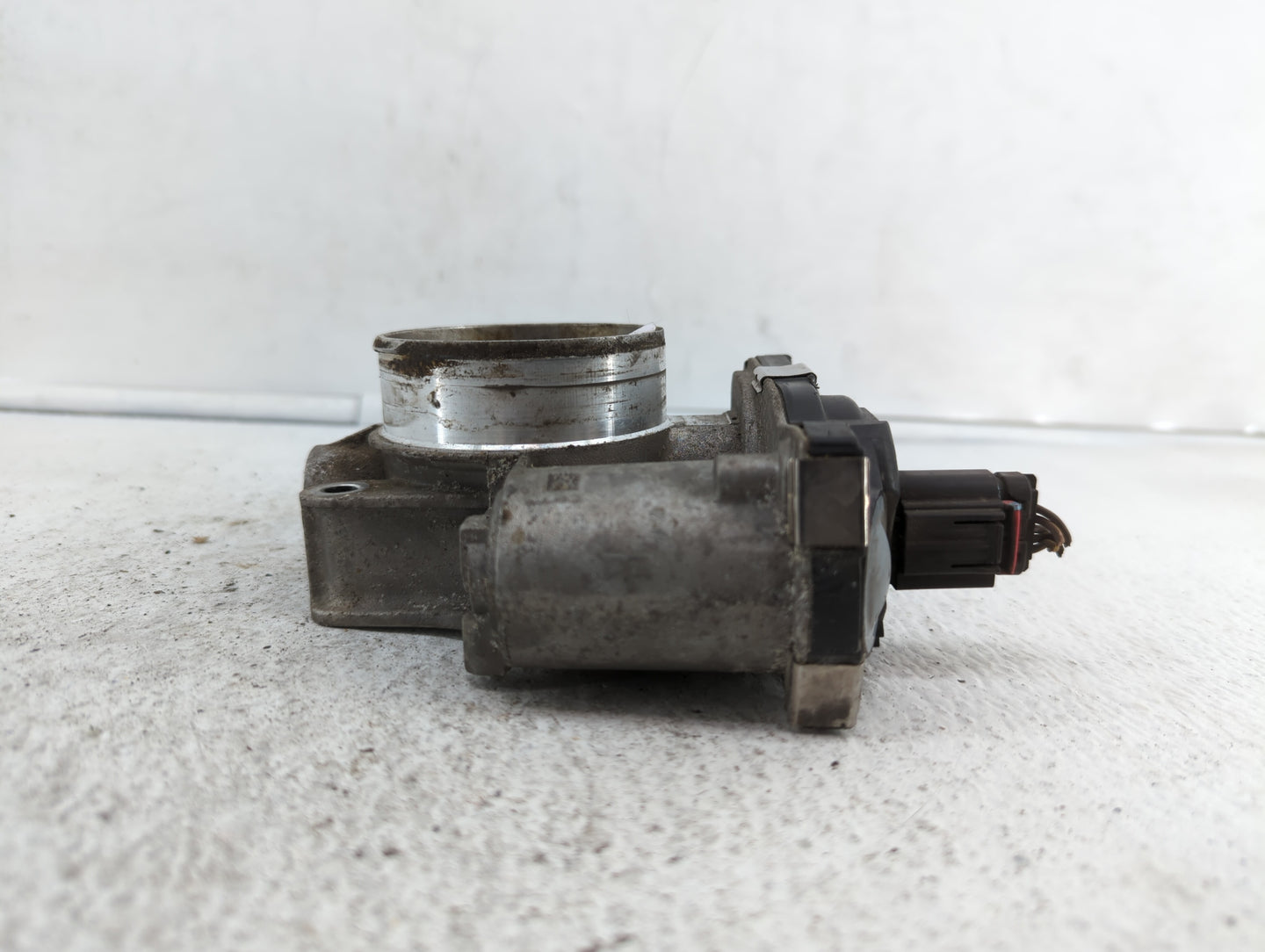 2012-2015 Chevrolet Equinox Throttle Body P/N:12627217DA 12632101CA Fits Fits 2012 2013 2014 2015 OEM Used Auto Parts - Oemu