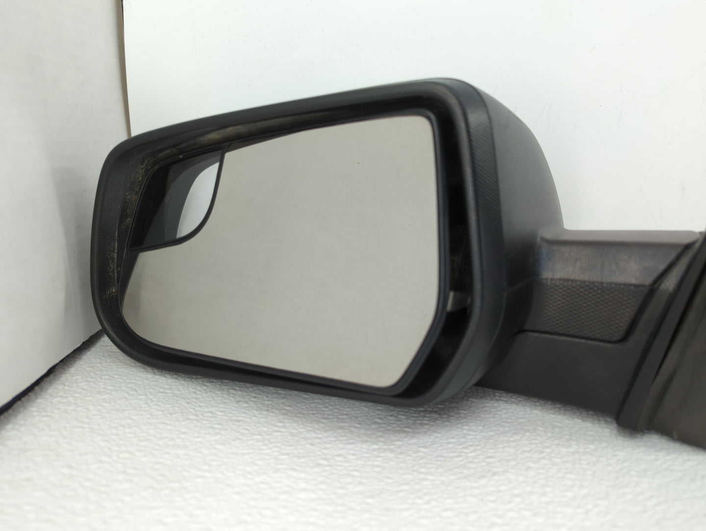 2012-2014 Chevrolet Equinox Driver Side View Mirror - Left Door Mirror OEM Used - Oemusedautoparts1.com
