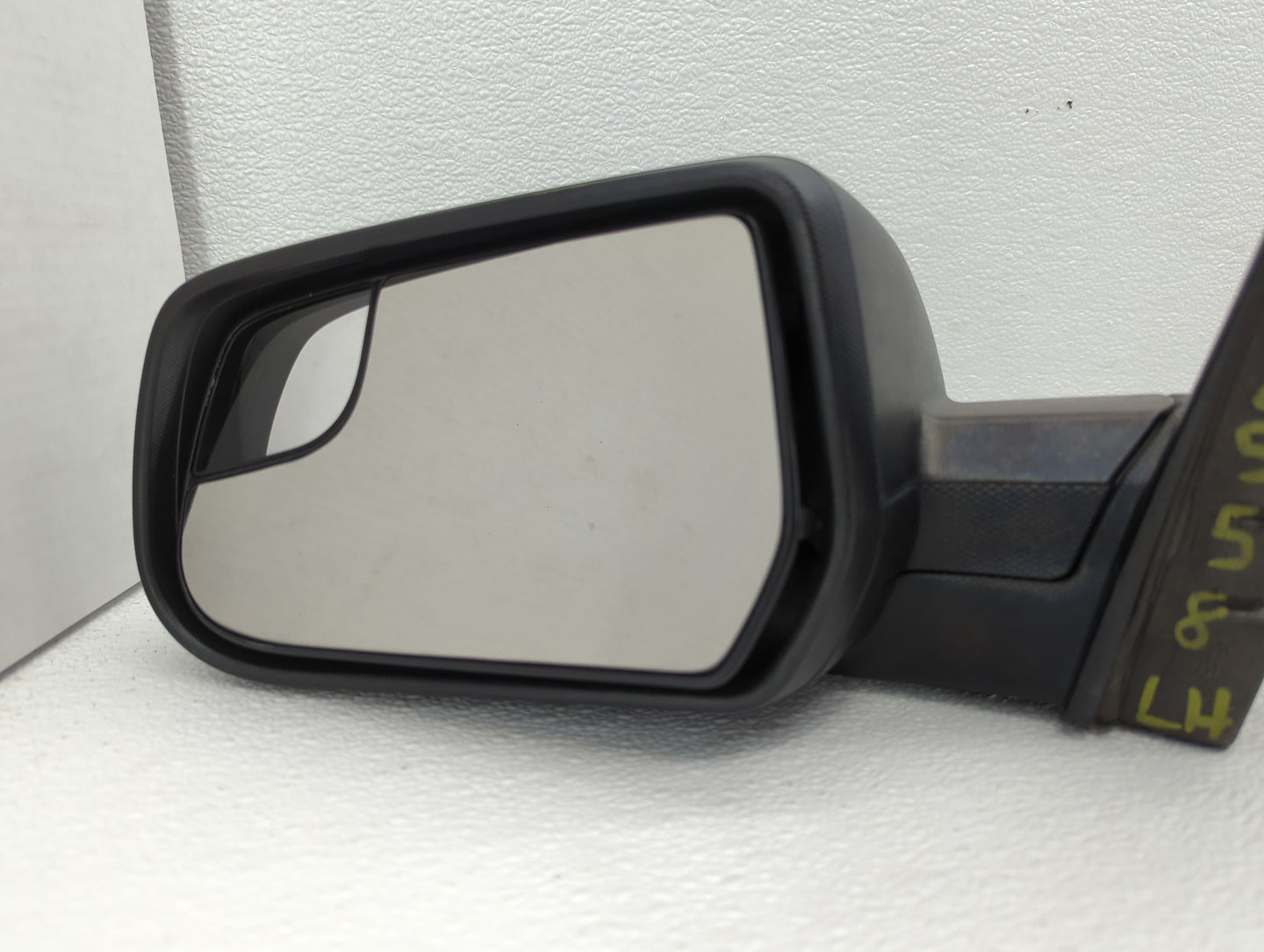 2012-2014 Chevrolet Equinox Driver Side View Mirror - Left Door Mirror OEM Used - Oemusedautoparts1.com