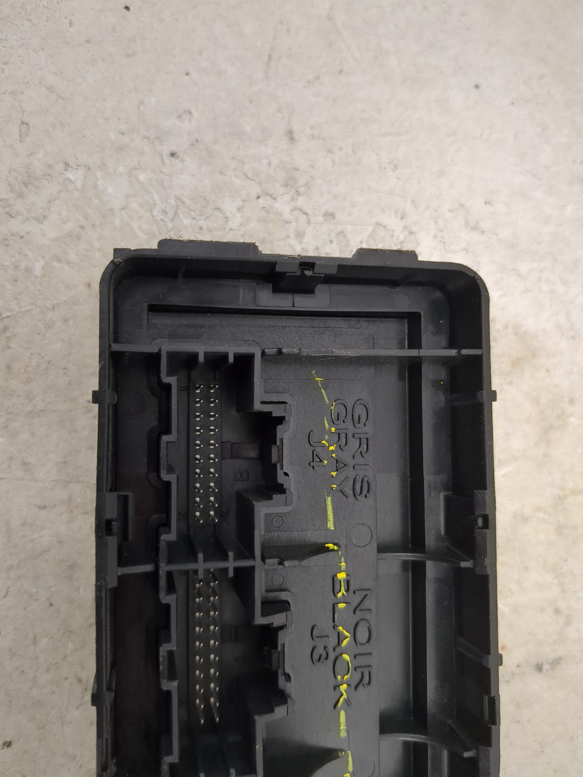 2014-2014 Chevrolet Equinox Communication Control Module 5027604 - Oemusedautoparts1.com
