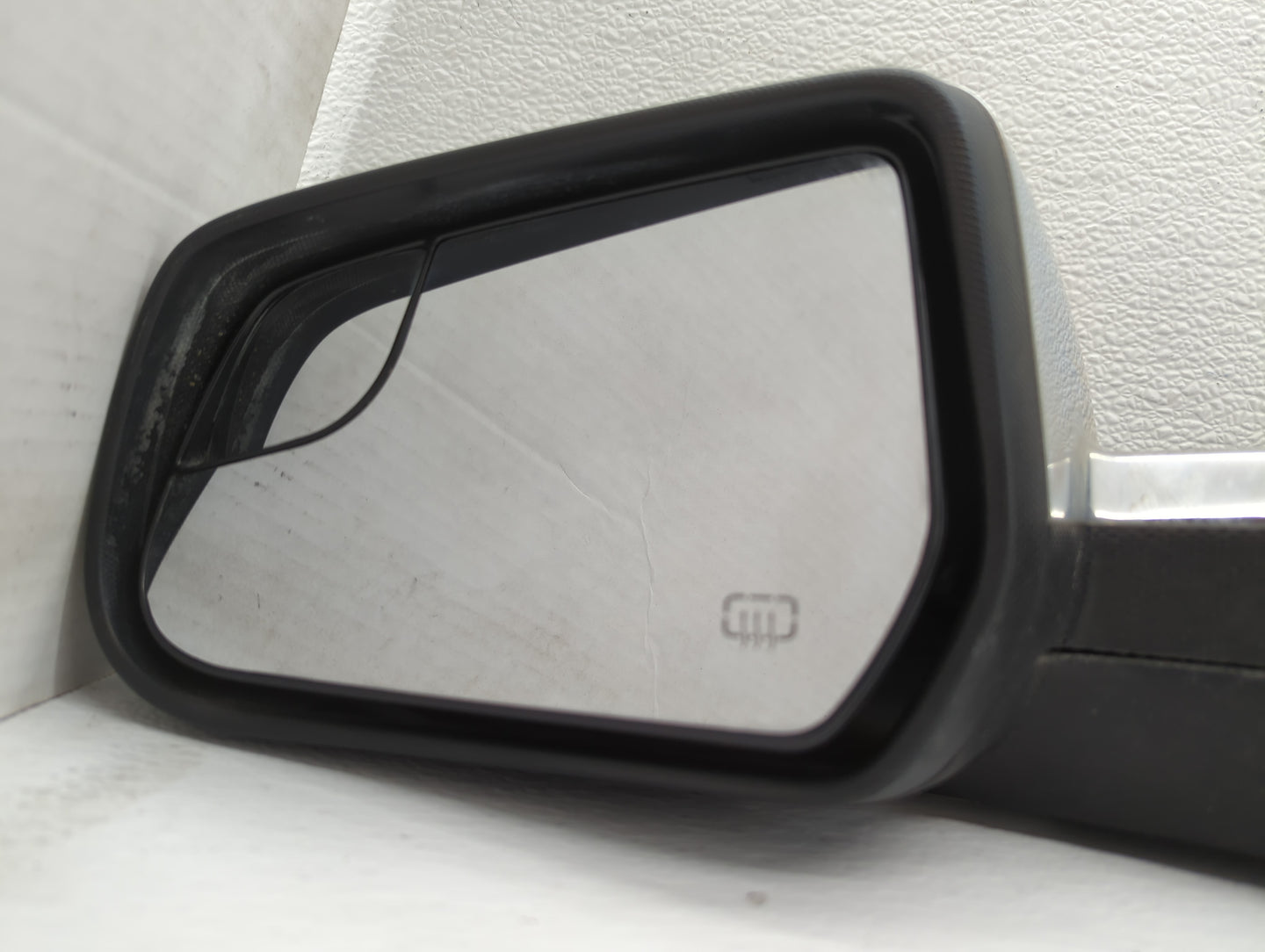2011-2013 Chevrolet Equinox Driver Side View Mirror - Left Door Mirror OEM Used - Oemusedautoparts1.com