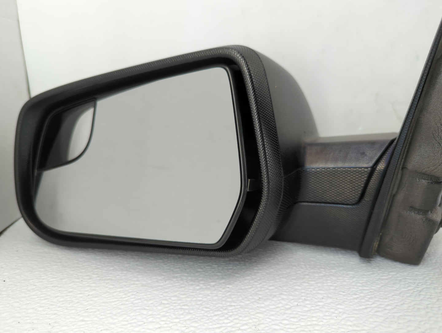 2012-2014 Chevrolet Equinox Driver Side View Mirror - Left Door Mirror OEM Used - Oemusedautoparts1.com