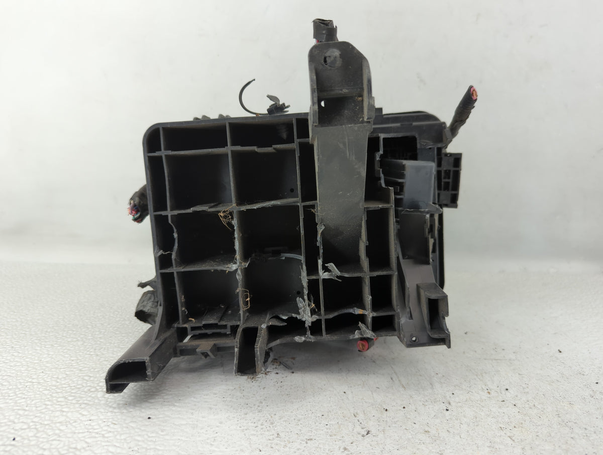 2013-2016 Chevrolet Equinox Fusebox Fuse Box Panel Relay Module P/N:22929763_01 Fits Fits 2013 2014 2015 2016 OEM Used Auto 