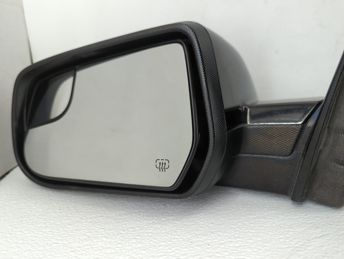 2011-2014 Chevrolet Equinox Driver Side View Mirror - Left Door Mirror OEM Used - Oemusedautoparts1.com