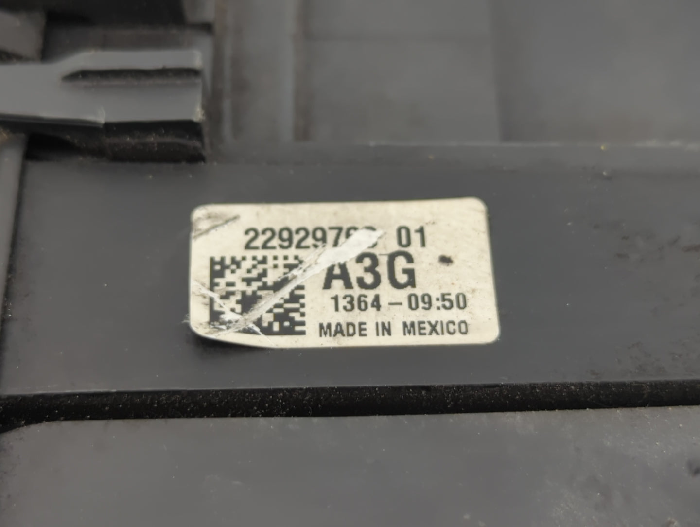 2013-2016 Chevrolet Equinox Fusebox Fuse Box Panel Relay Module P/N:22929762 01 Fits Fits 2013 2014 2015 2016 OEM Used Auto 