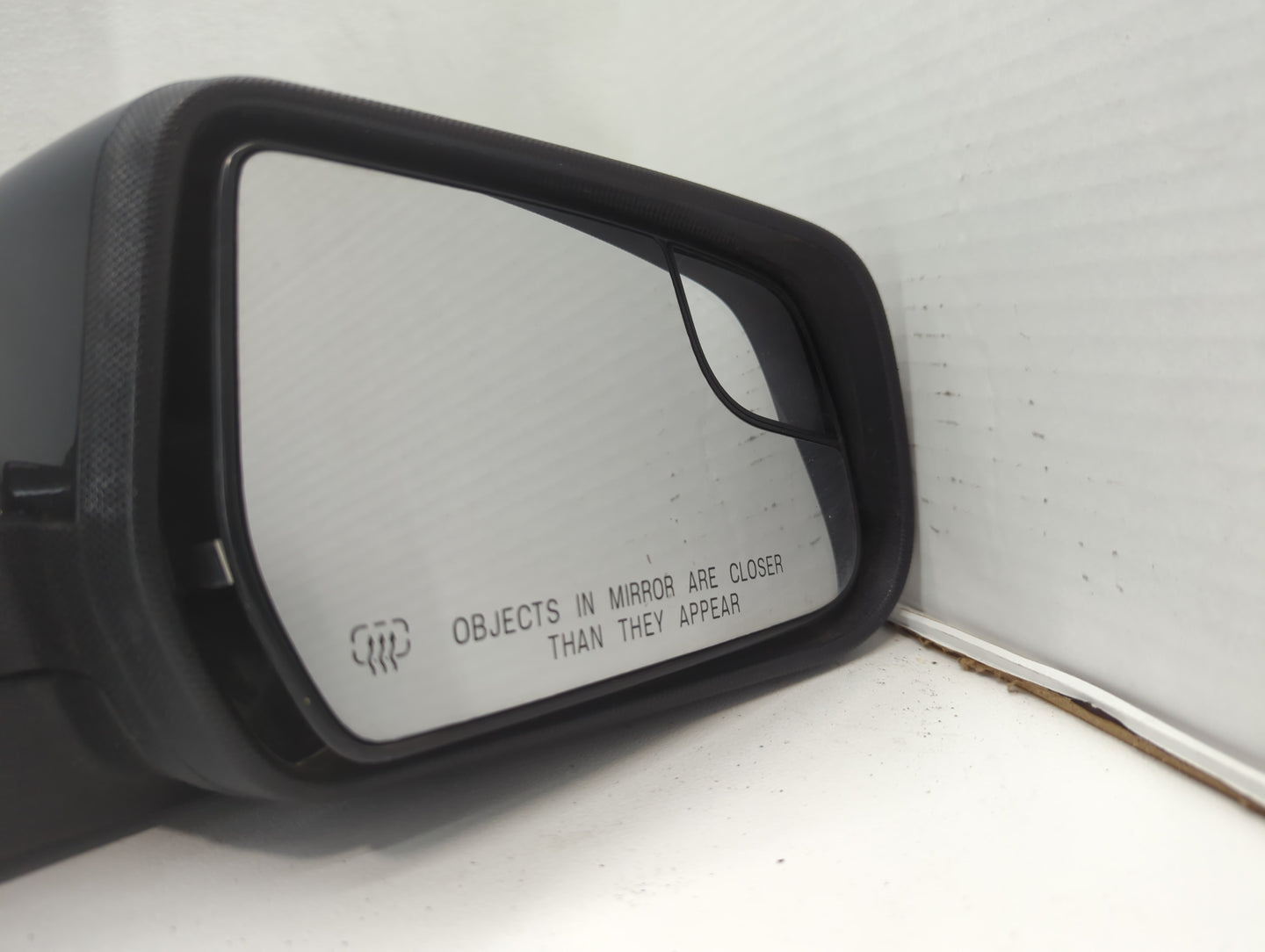 2011-2014 Chevrolet Equinox Passenger Side View Mirror - Right Door Mirror OEM Used - Oemusedautoparts1.com