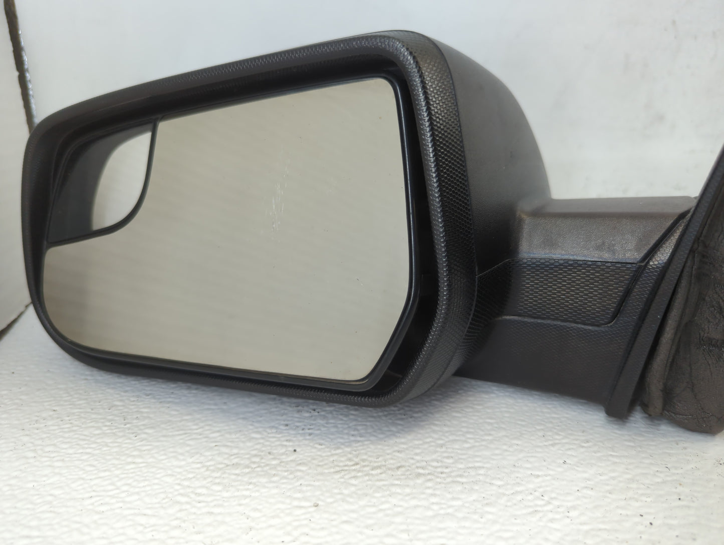 2012-2014 Chevrolet Equinox Driver Side View Mirror - Left Door Mirror OEM Used - Oemusedautoparts1.com