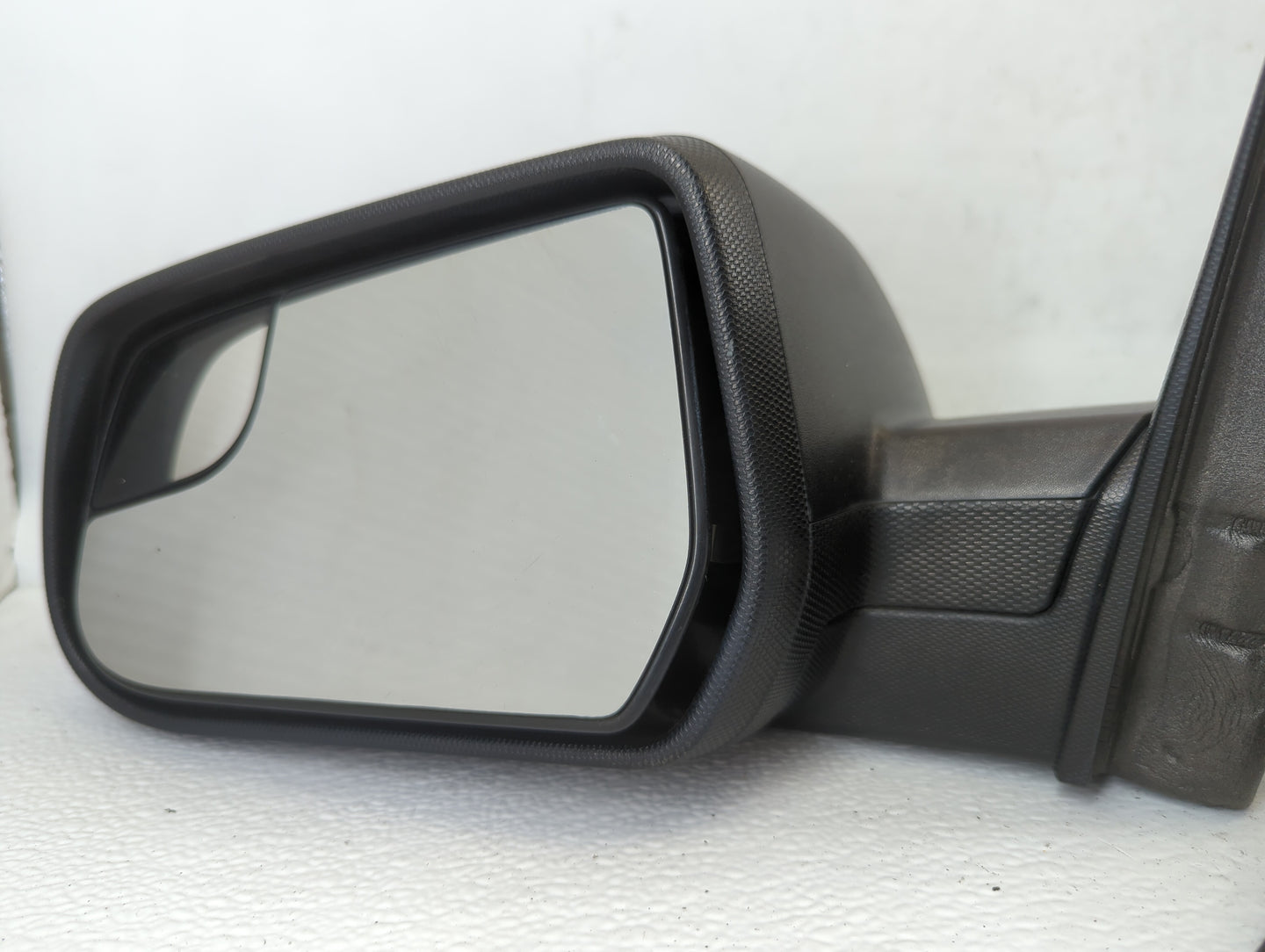 2012-2014 Chevrolet Equinox Driver Side View Mirror - Left Door Mirror OEM Used - Oemusedautoparts1.com