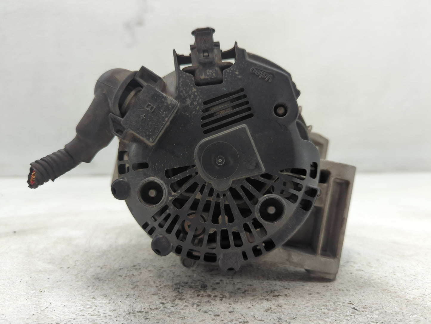 2010-2017 Chevrolet Equinox Alternator Replacement Generator Charging Assembly Engine OEM P/N:13588328 Fits OEM Used Auto Pa