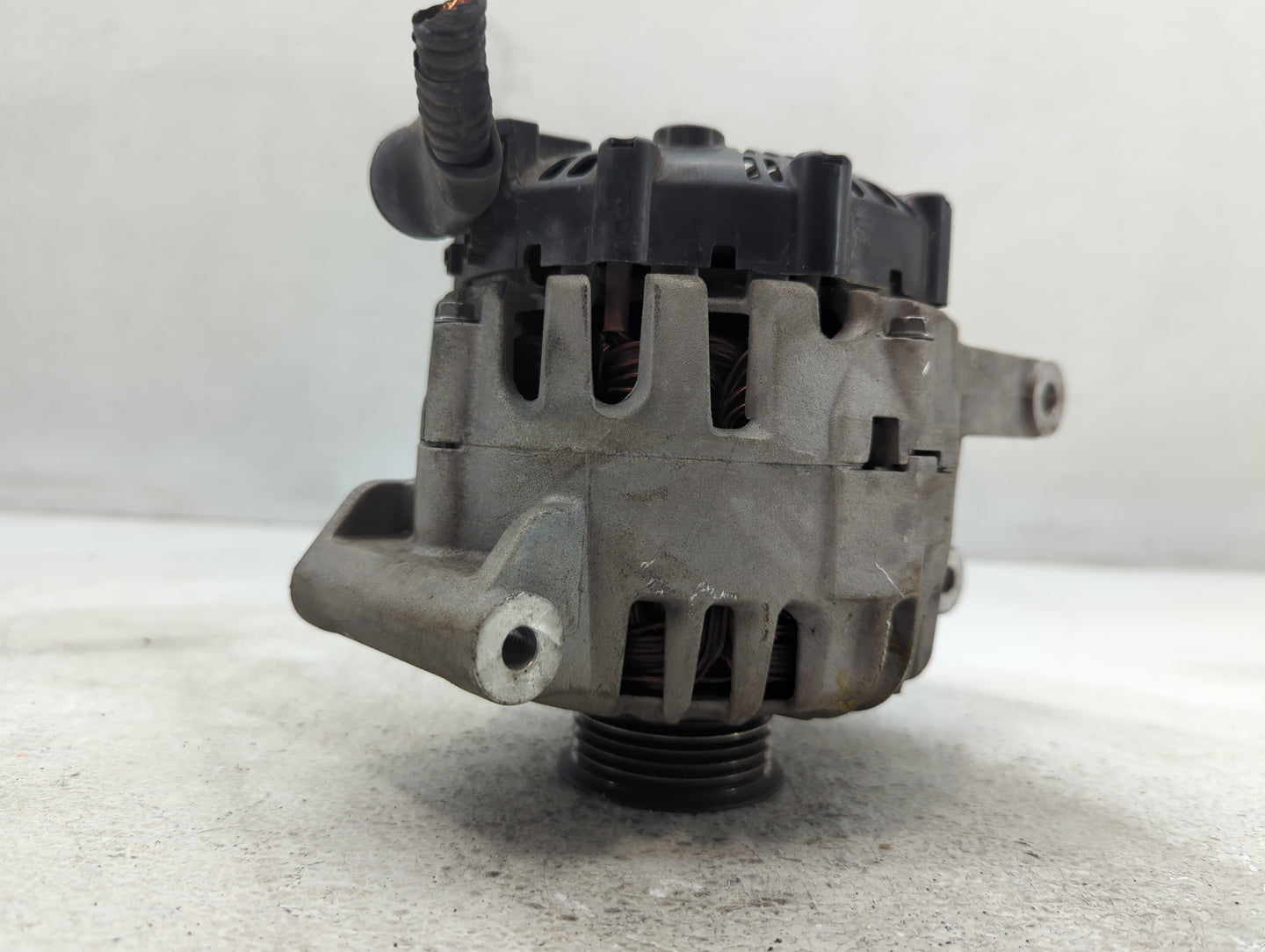 2010-2017 Chevrolet Equinox Alternator Replacement Generator Charging Assembly Engine OEM P/N:13588328 Fits OEM Used Auto Pa