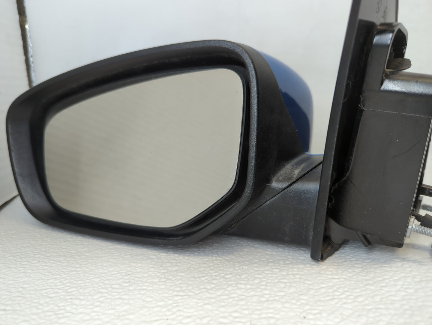 2011-2014 Chevrolet Equinox Driver Side View Mirror - Left Door Mirror OEM Used - Oemusedautoparts1.com