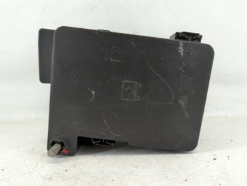 2013-2016 Chevrolet Equinox Fusebox Fuse Box Panel Relay Module P/N:22929763_01 Fits Fits 2013 2014 2015 2016 OEM Used Auto 
