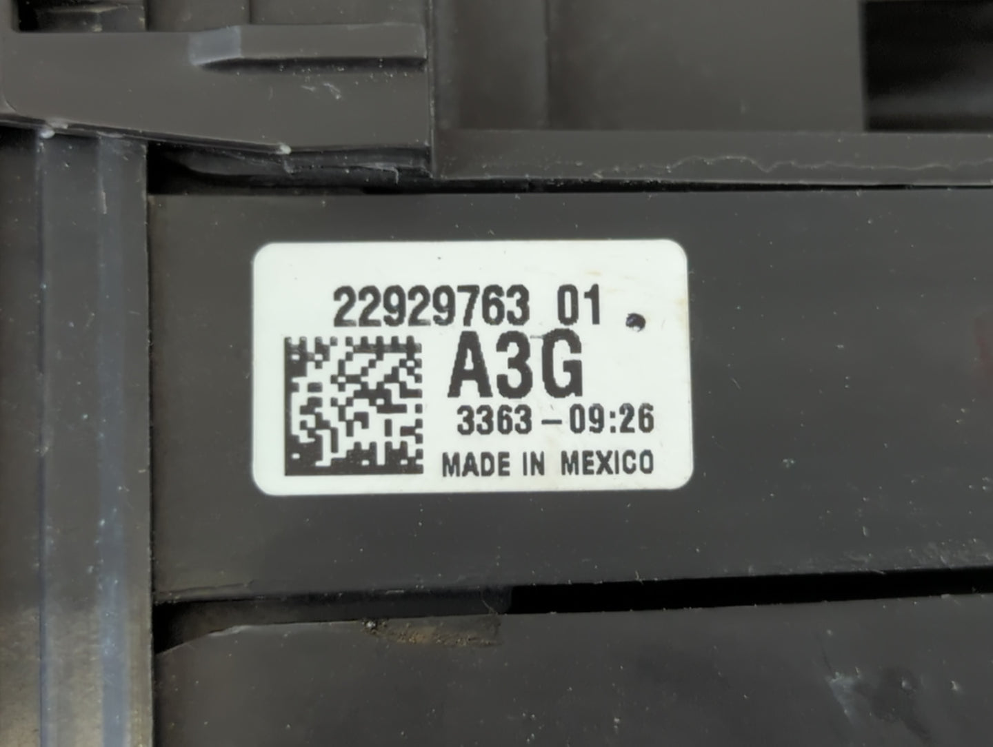 2013-2016 Chevrolet Equinox Fusebox Fuse Box Panel Relay Module P/N:22929763_01 Fits Fits 2013 2014 2015 2016 OEM Used Auto 
