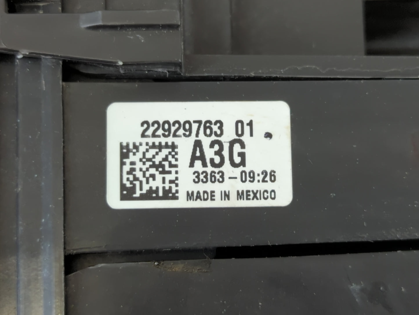 2013-2016 Chevrolet Equinox Fusebox Fuse Box Panel Relay Module P/N:22929763_01 Fits Fits 2013 2014 2015 2016 OEM Used Auto 