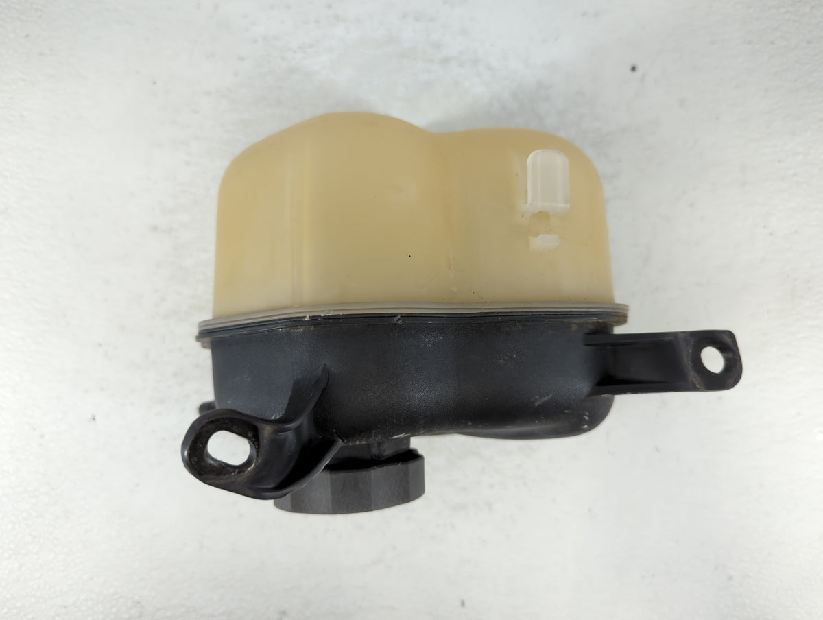 2010 Chevrolet Equinox Radiator Coolant Overflow Expansion Tank Bottle 693885 - Oemusedautoparts1.com