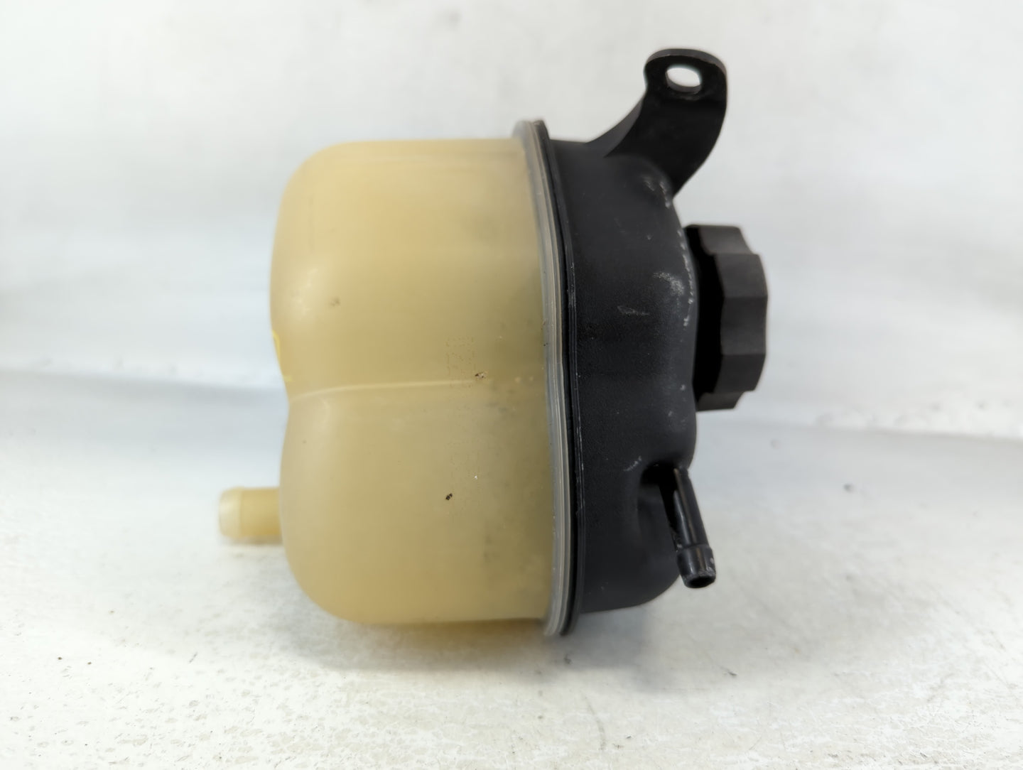 2010 Chevrolet Equinox Radiator Coolant Overflow Expansion Tank Bottle 693885 - Oemusedautoparts1.com