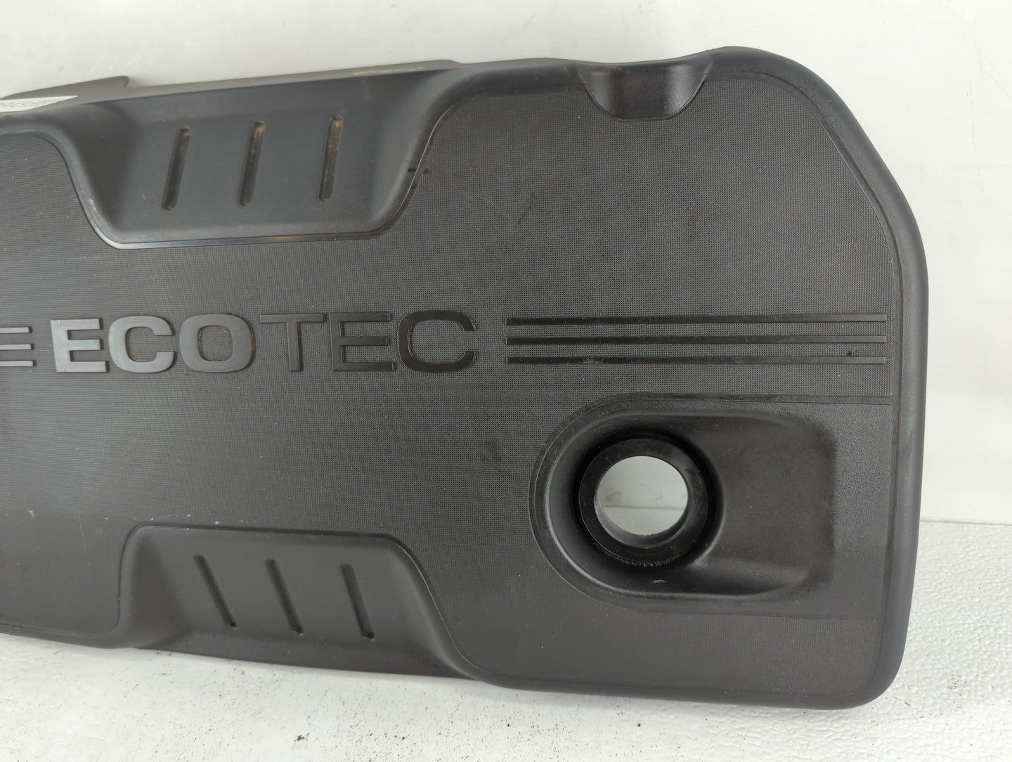 2014 Chevrolet Equinox Engine Cover - Oemusedautoparts1.com