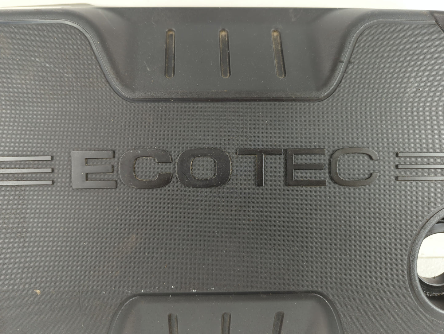 2014 Chevrolet Equinox Engine Cover - Oemusedautoparts1.com
