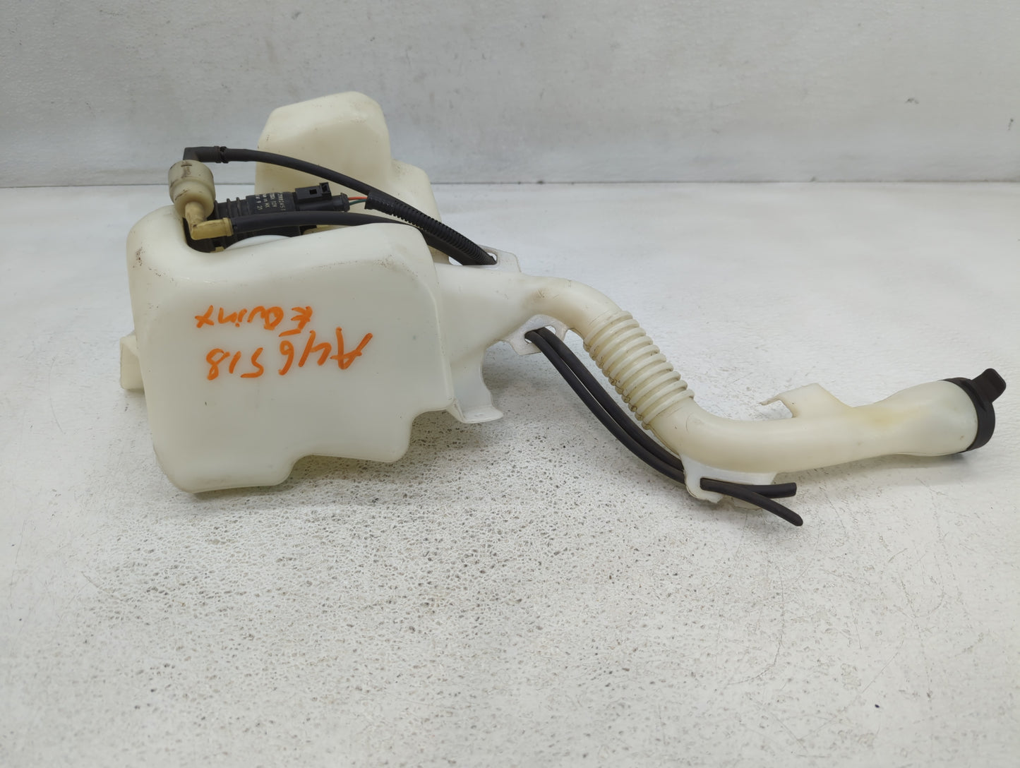 2010-2017 Chevrolet Equinox Windshield Washer Fluid Reservoir Bottle Oem - Oemusedautoparts1.com