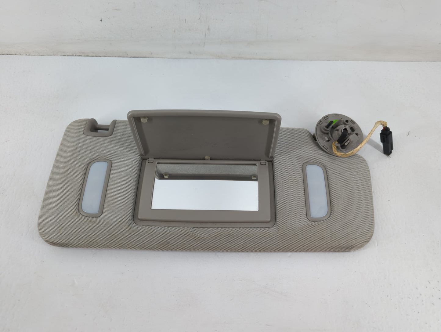 2010-2017 Chevrolet Equinox Sun Visor Shade Replacement Passenger Right Mirror Fits Fits 2010 2011 2012 2013 2014 2015 2016 
