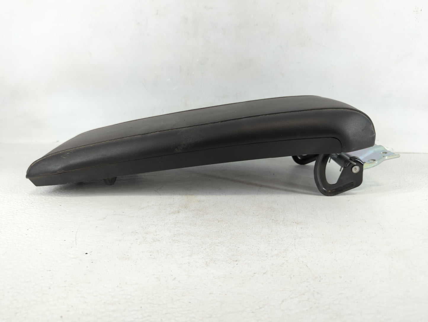 2014 Chevrolet Equinox Center Console Armrest Cover Lid P/N:03-9098 1322014 Fits OEM Used Auto Parts - Oemusedautoparts1.com