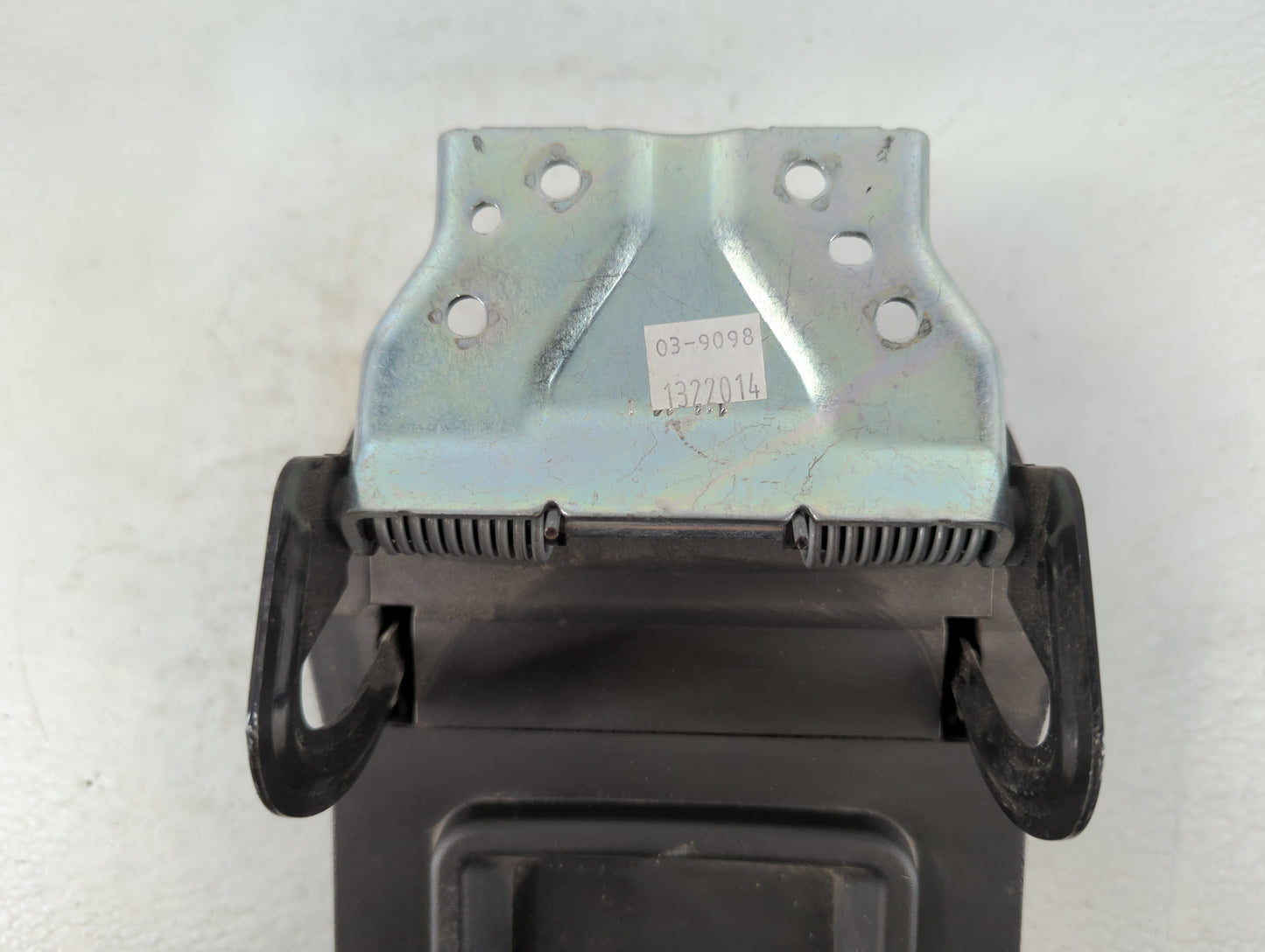 2014 Chevrolet Equinox Center Console Armrest Cover Lid P/N:03-9098 1322014 Fits OEM Used Auto Parts - Oemusedautoparts1.com
