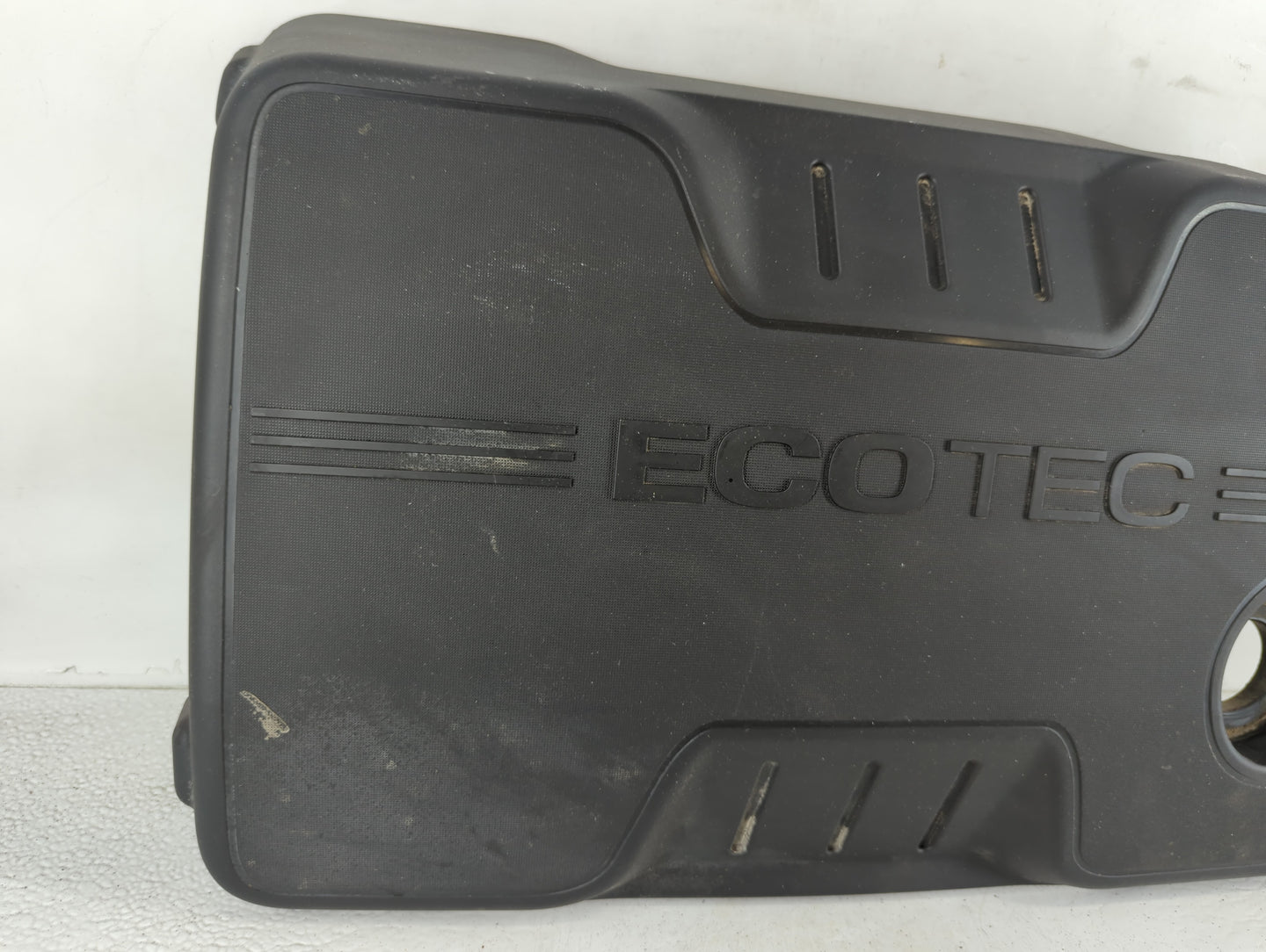 2014 Chevrolet Equinox Engine Cover - Oemusedautoparts1.com