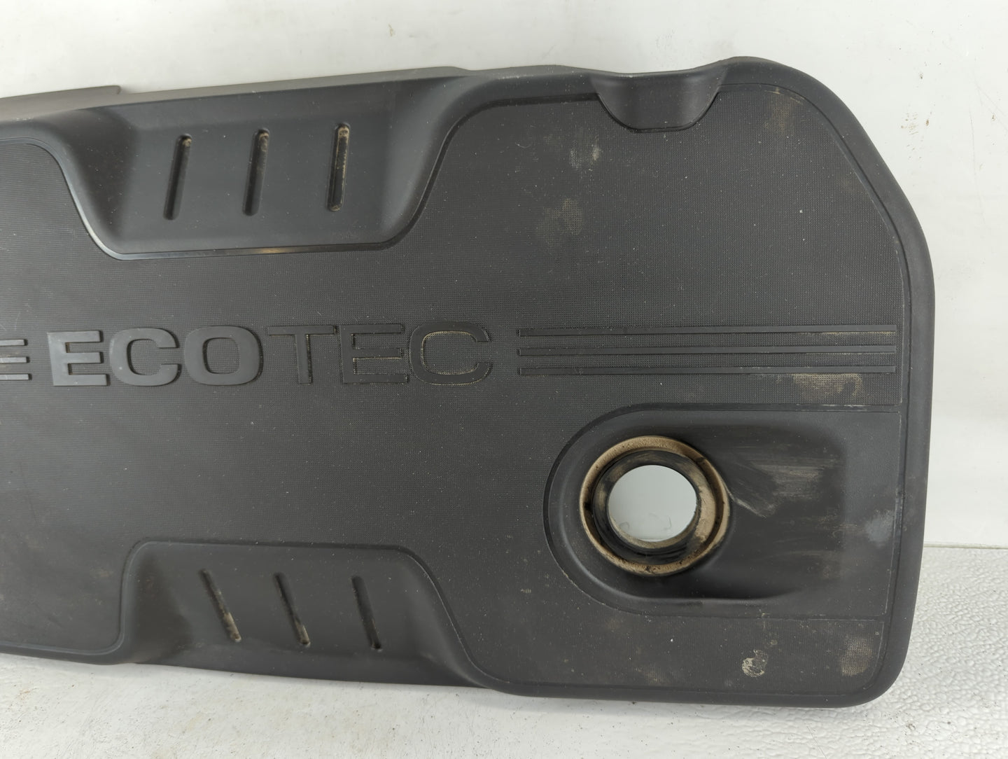 2014 Chevrolet Equinox Engine Cover - Oemusedautoparts1.com