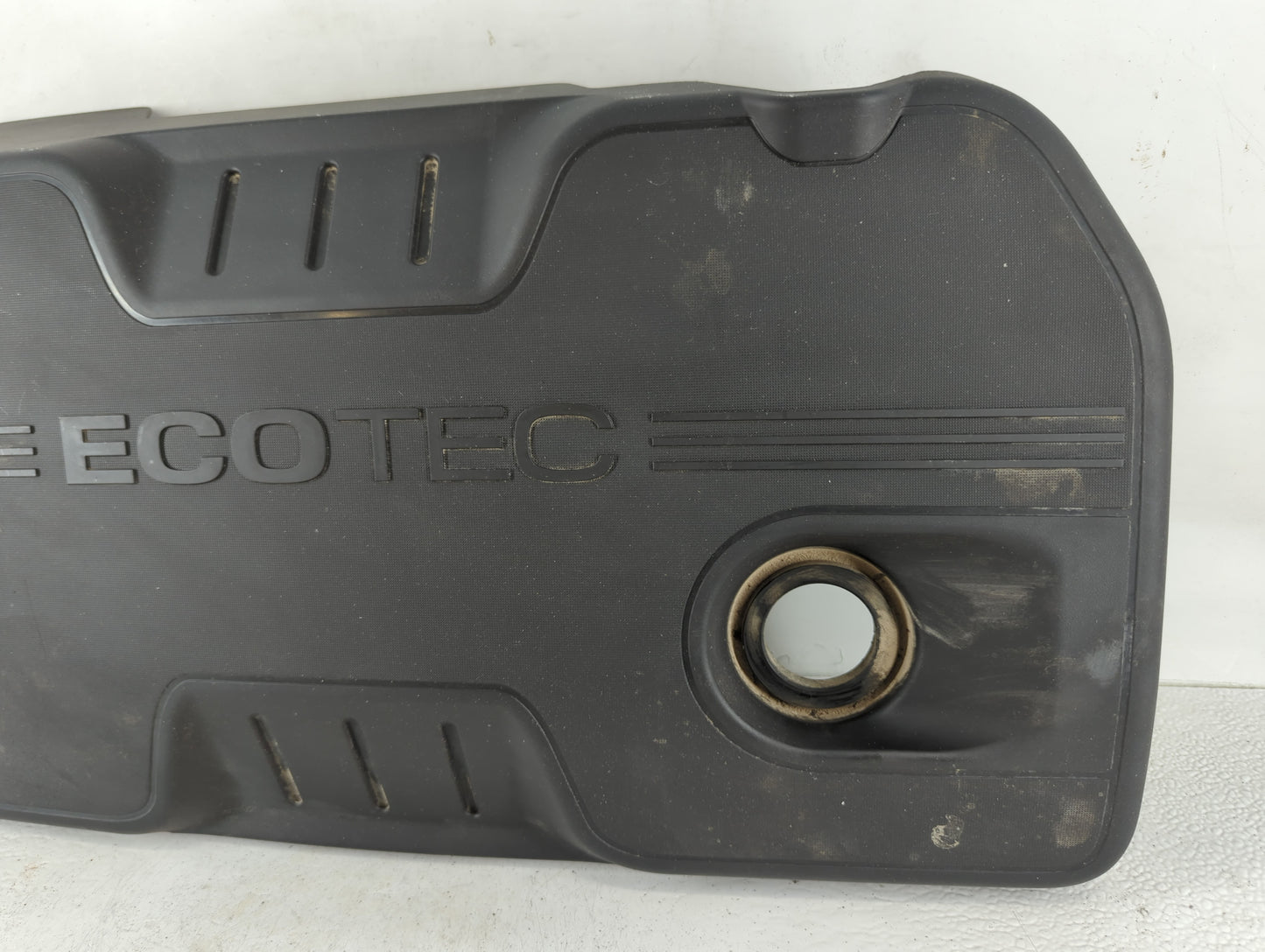 2014 Chevrolet Equinox Engine Cover - Oemusedautoparts1.com
