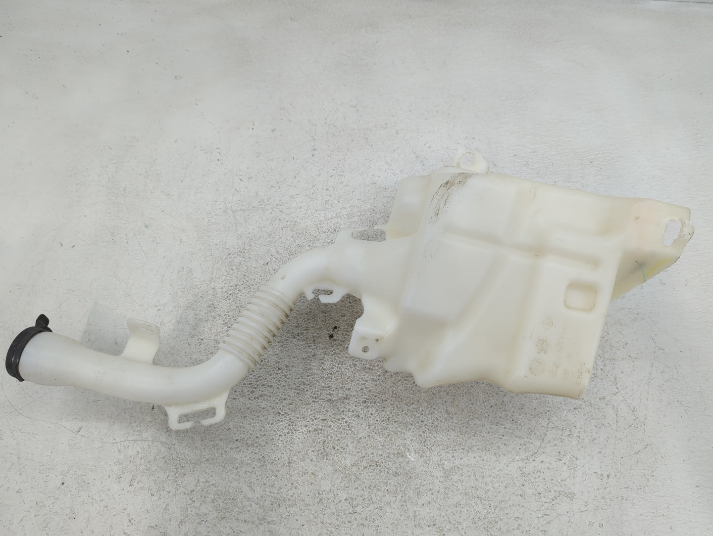 2010-2017 Chevrolet Equinox Windshield Washer Fluid Reservoir Bottle Oem - Oemusedautoparts1.com