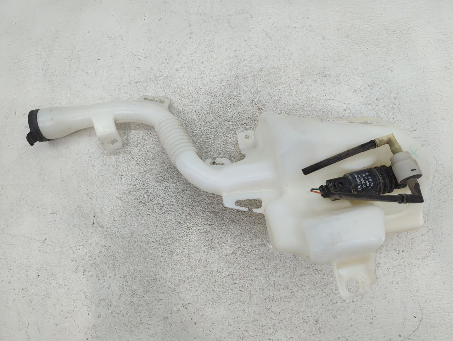 2010-2017 Chevrolet Equinox Windshield Washer Fluid Reservoir Bottle Oem - Oemusedautoparts1.com