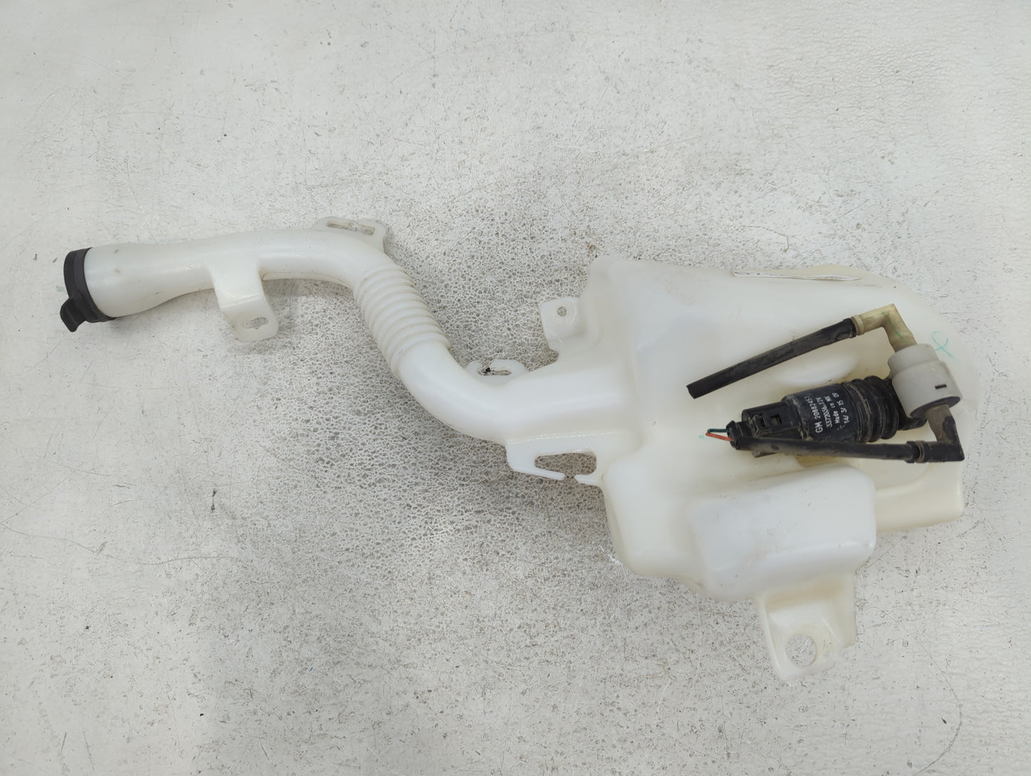 2010-2017 Chevrolet Equinox Windshield Washer Fluid Reservoir Bottle Oem - Oemusedautoparts1.com