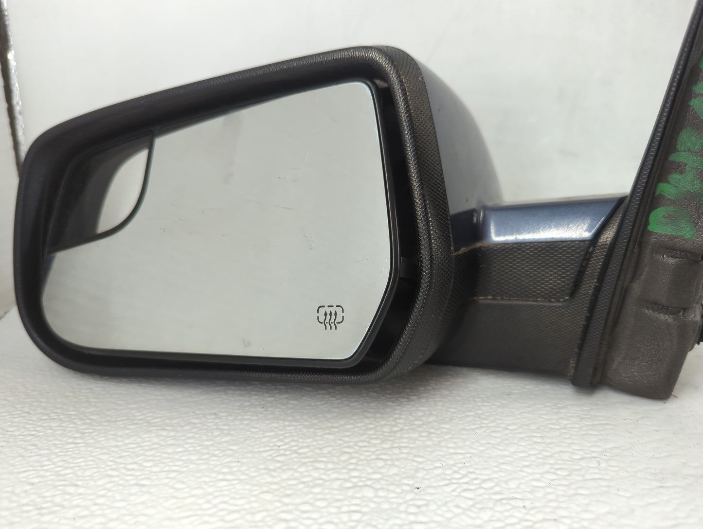 2011-2014 Chevrolet Equinox Passenger Side View Mirror - Right Door Mirror OEM Used - Oemusedautoparts1.com