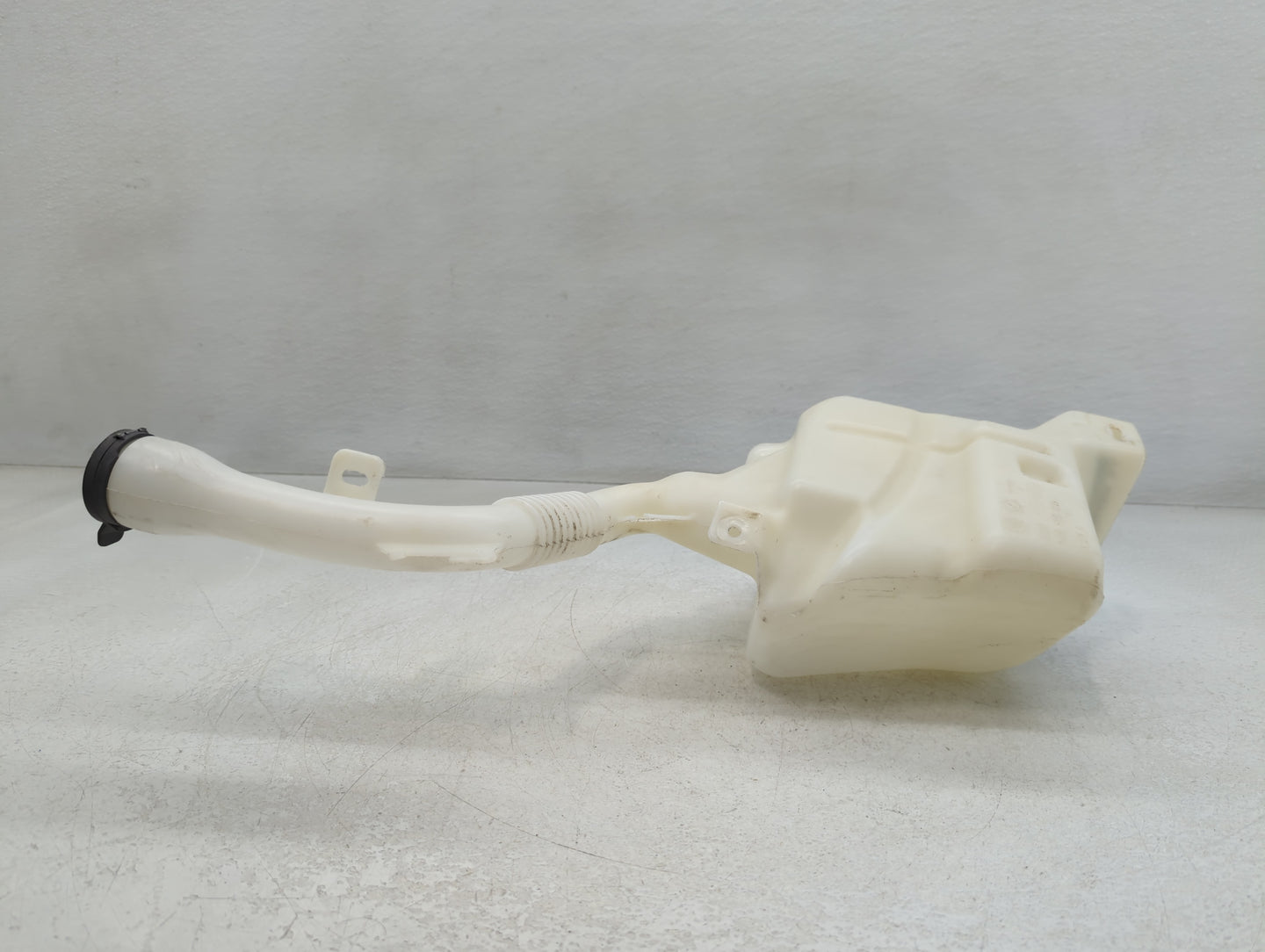 2010-2017 Chevrolet Equinox Windshield Washer Fluid Reservoir Bottle Oem - Oemusedautoparts1.com